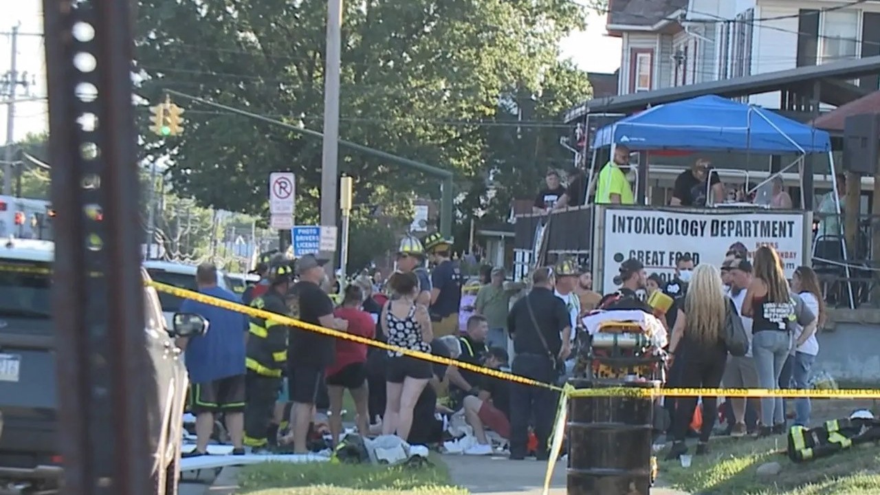 Mỹ: 'Xe điên' đâm vào đám đông ở Pennsylvania, gần 20 người thương vong
