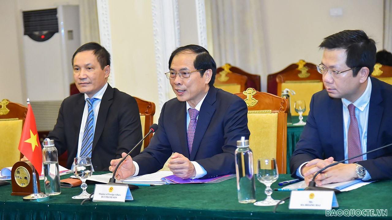 Bộ trưởng Ngoại giao Bùi Thanh Sơn đón và hội đàm với Phó Thủ tướng, Bộ trưởng Ngoại giao Kazakhstan Mukhtar Tileuberdi