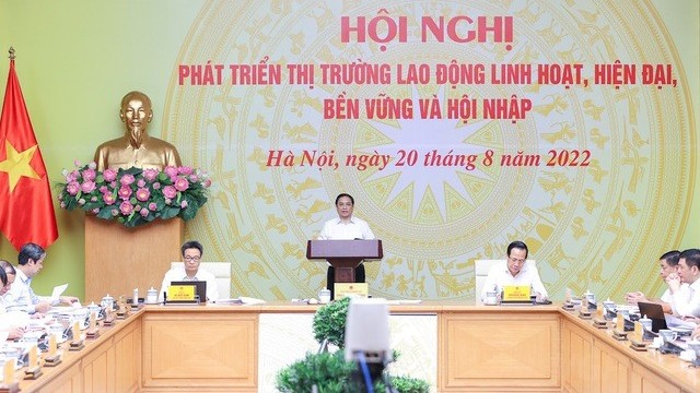 thu tuong pham minh chinh dat ra 7 cau hoi de ra 9 giai phap phat trien thi truong lao dong