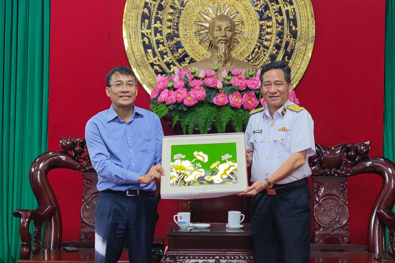 Thứ trưởng Thường trực Bộ Ngoại giao Nguyễn Minh Vũ thăm và làm việc tại tỉnh Khánh Hòa