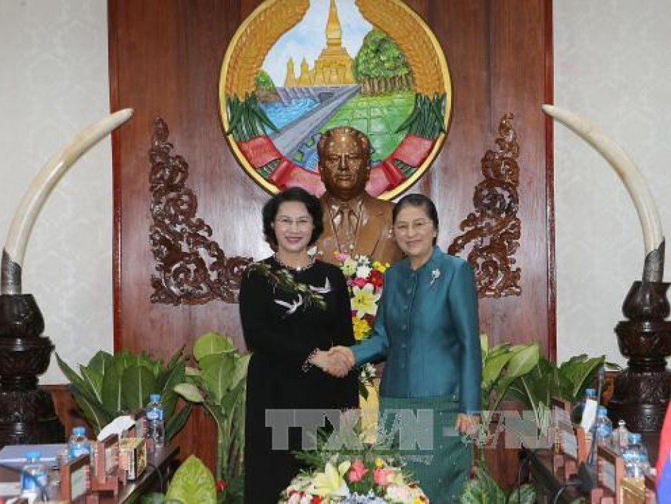 Chủ tịch QH Nguyễn Thị Kim Ngân hội đàm với Chủ tịch QH Lào