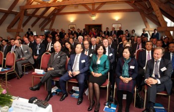 Phó Thủ tướng Vương Đình Huệ tiếp xúc doanh nghiệp Bỉ và châu Âu