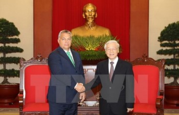 Party General Secretary Nguyen Phu Trong hosts Hungarian PM