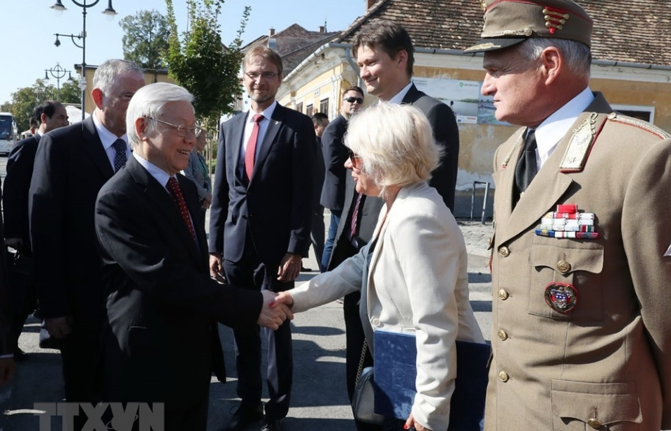 Tổng Bí thư thăm thành phố Szentendre của Hungary