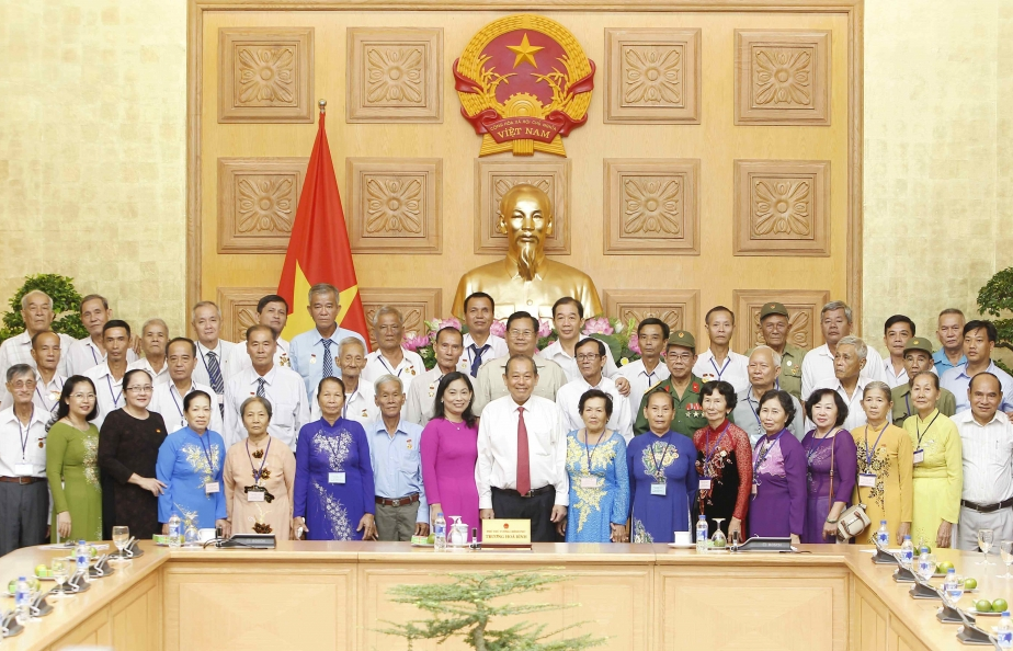 Phó Thủ tướng Trương Hòa Bình tiếp Đoàn người có công tỉnh Đồng Tháp