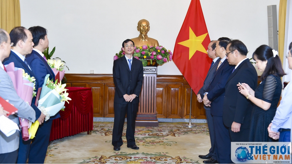 bo ngoai giao trao quyet dinh dieu dong can bo lanh dao cap vu