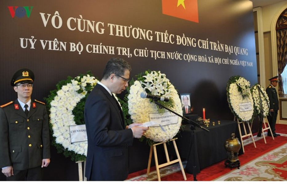 Lễ viếng cố Chủ tịch nước Trần Đại Quang tại Đại sứ quán Việt Nam tại Trung Quốc