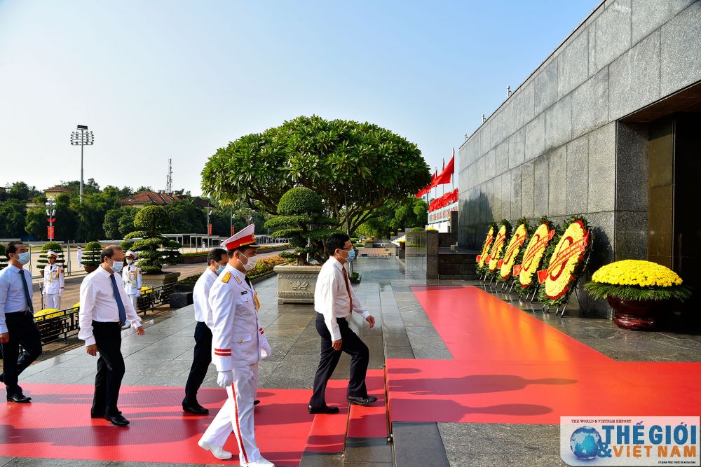 doan-lanh-dao-bo-ngoai-giao-vao-lang-vieng-chu-tich-ho-chi-minh-dip-quoc-khanh-29-6