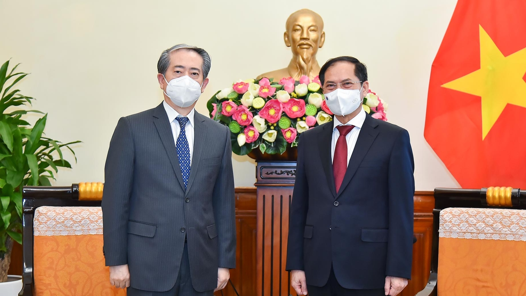 Việt Nam-Trung Quốc phối hợp chặt chẽ để chuyến vaccine Covid-19 về Việt Nam trong thời gian sớm nhất