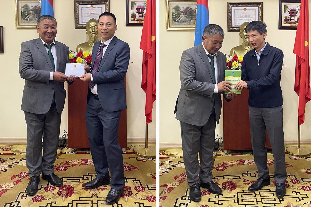 Bộ trưởng Nông nghiệp và Phát triển Nông thôn Lê Minh Hoan thăm trường mang tên Hồ Chí Minh tại Mông Cổ