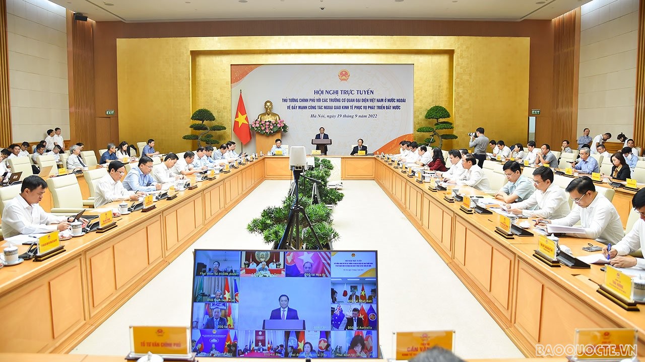 Toàn cảnh Hội nghị trực tuyến với các Đại sứ, Trưởng cơ quan đại diện Việt Nam ở nước ngoài về đẩy mạnh công tác ngoại giao kinh tế phục vụ phát triển đất nước. (Ảnh: Tuấn Anh)