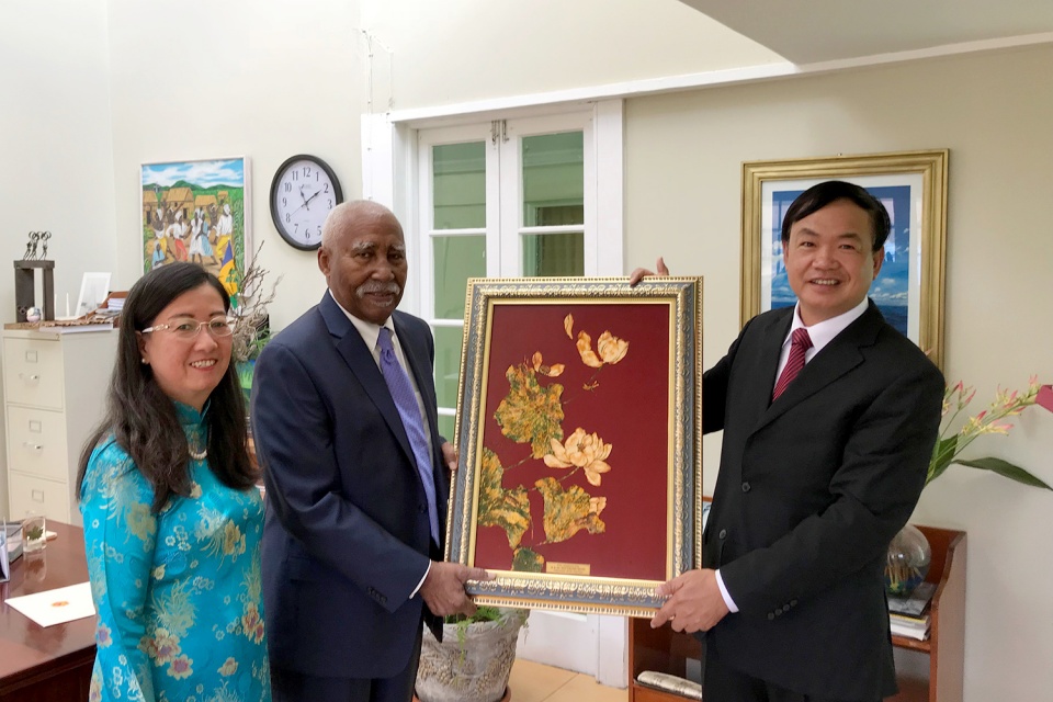 Đại sứ Việt Nam trình Quốc thư tại Saint Vincent và Grenadines tin nhap 20171027135411