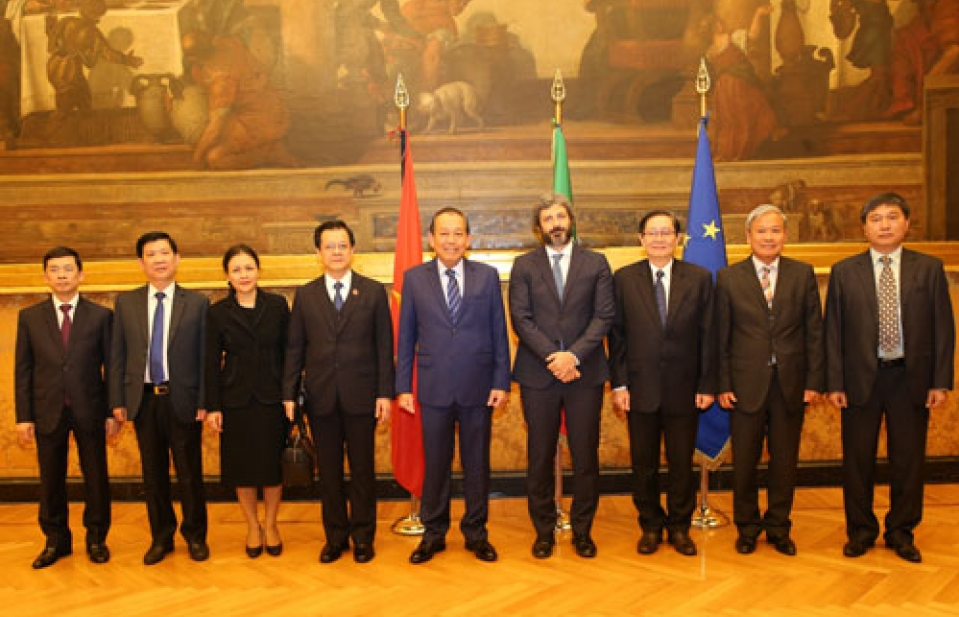 Phó Thủ tướng Trương Hòa Bình gặp Chủ tịch Hạ viện Italy