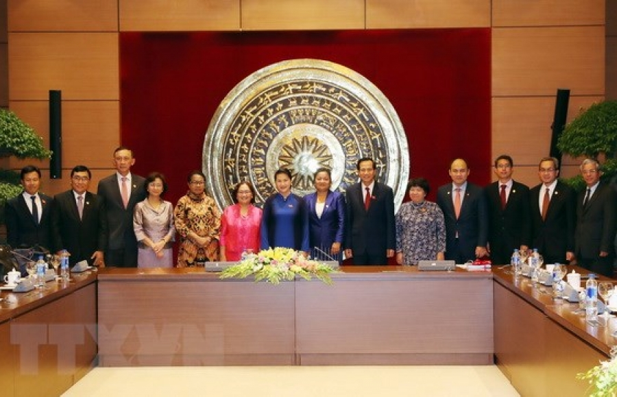 Chủ tịch Quốc hội tiếp các Trưởng đoàn tham dự Hội nghị Bộ trưởng phụ nữ ASEAN
