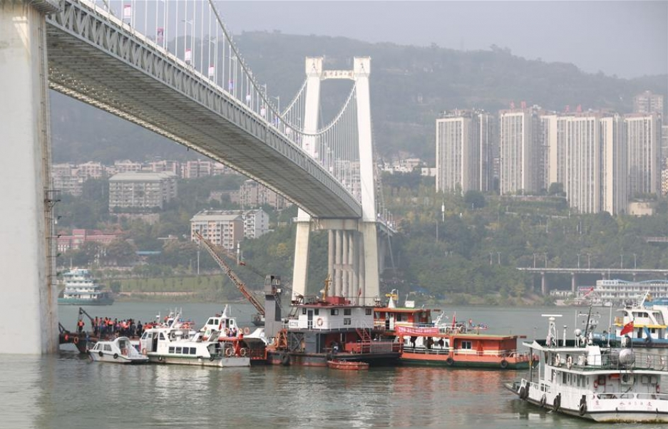 Nhiều người mất tích trong vụ tai nạn trên cầu bắc qua sông Dương Tử, Trung Quốc