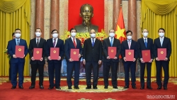 Toàn cảnh lễ trao quyết định bổ nhiệm Đại sứ Việt Nam tại nước ngoài nhiệm kỳ 2021-2024 lần thứ nhất qua ảnh