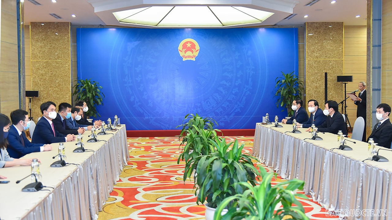 Ngày 28/10, bên lề Hội nghị Cấp cao ASEAN lần thứ 38 & 39 và các Hội nghị Cấp cao giữa ASEAN và các nước đối tác, tại Trung tâm Hội nghị Quốc tế, Thủ tướng Phạm Minh Chính đã chủ trì Lễ trao tặng Huân chương Lao động hạng Nhất cho Bộ Ngoại giao, Huân chương Lao động hạng Ba và Bằng khen của Thủ tướng Chính phủ cho một số cá nhân đạt thành tích xuất sắc trong Ban Thư ký Quốc gia ASEAN 2020. 