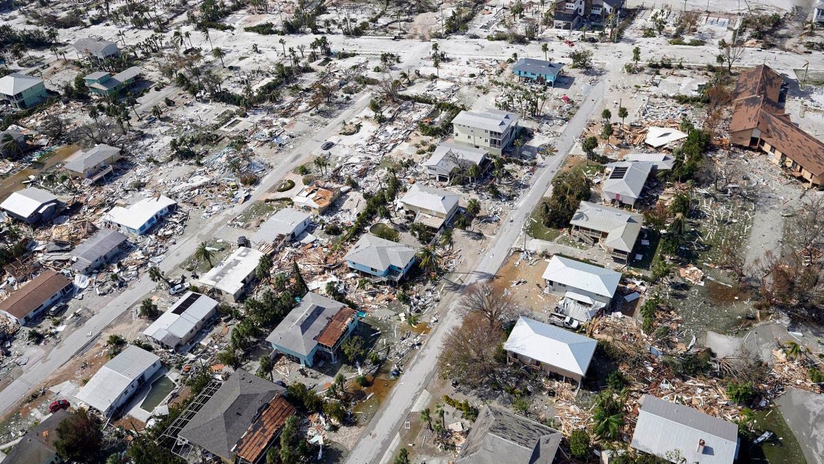 Cảnh bão Ian tàn phá thành phố Cape Coral, Fort Myers, Florida của Mỹ. (Nguồn: CNN)