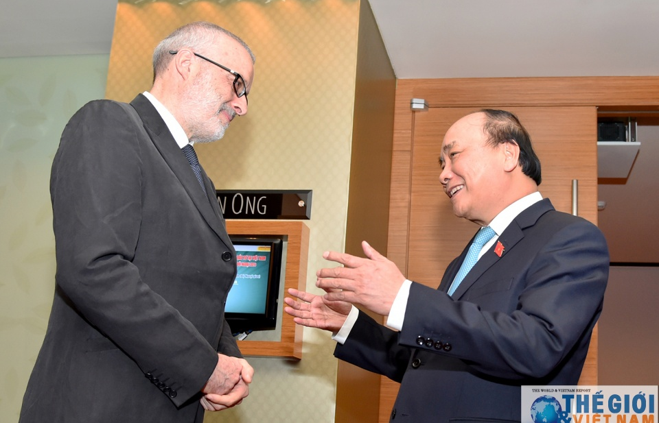 Thủ tướng Nguyễn Xuân Phúc tiếp Tổng biên tập The Economist