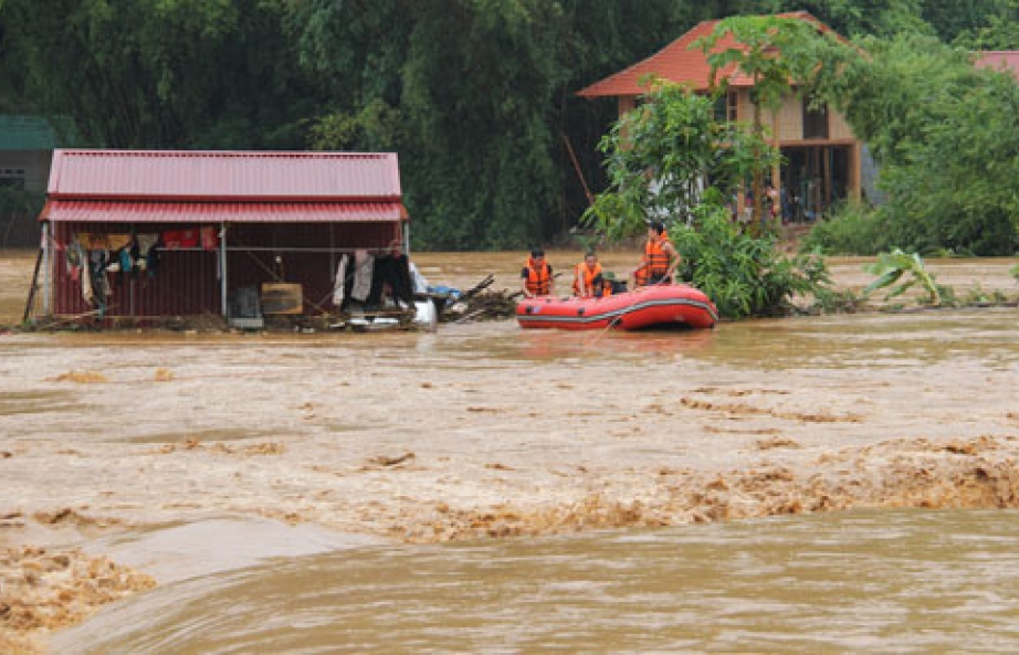 Hỗ trợ 10 tỉnh khắc phục thiệt hại do bão, mưa lũ