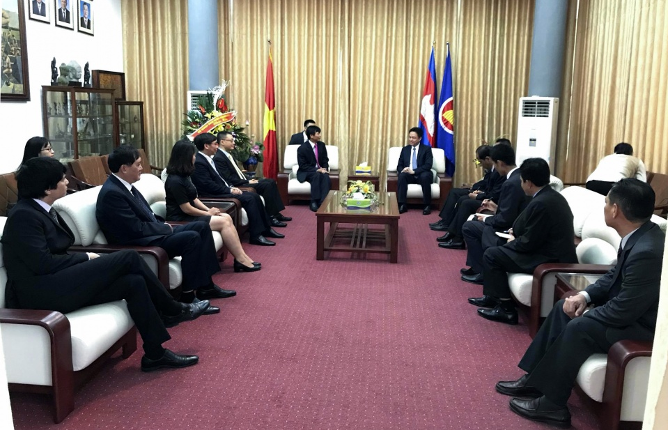 Lãnh đạo Bộ Ngoại giao chúc mừng Quốc khánh Campuchia