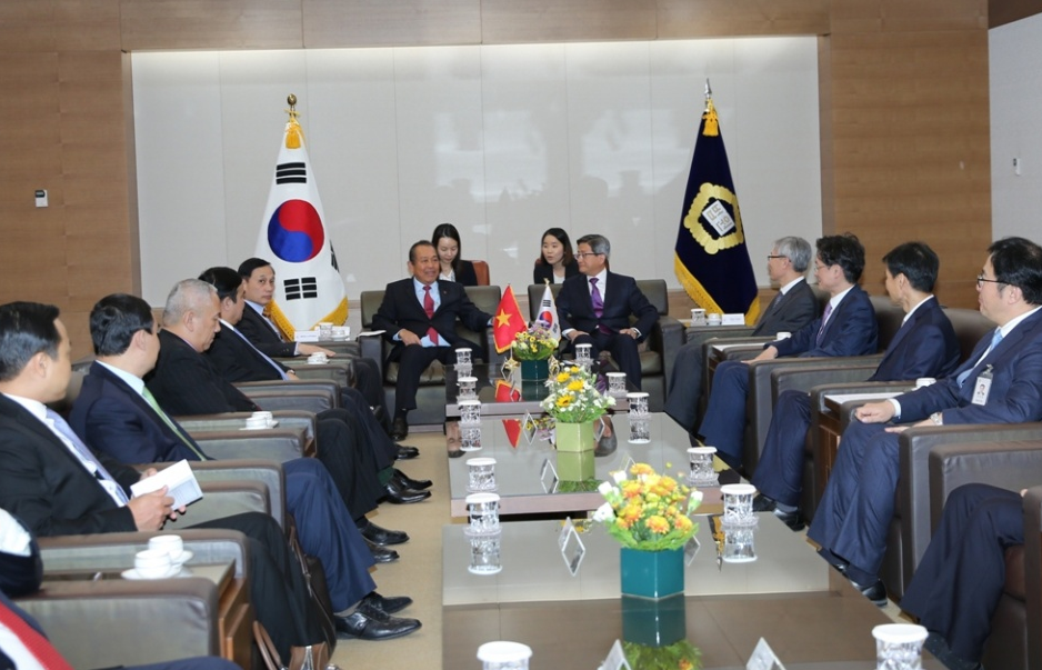 Phó Thủ tướng Thường trực Chính phủ thăm và làm việc tại Hàn Quốc
