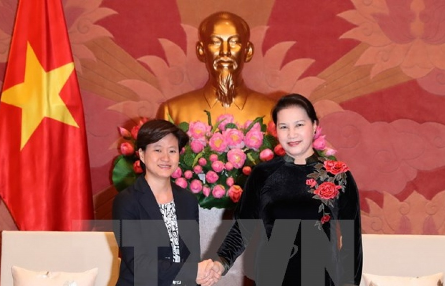 Chủ tịch Quốc hội Nguyễn Thị Kim Ngân tiếp Đại sứ Singapore