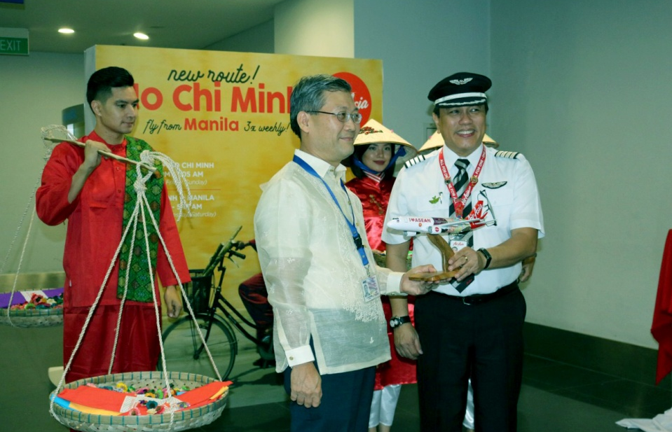 Air Asia mở đường bay Manila - TP Hồ Chí Minh
