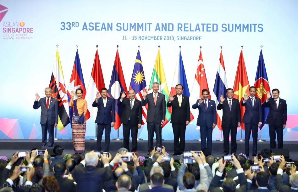 Thủ tướng dự Phiên họp toàn thể Hội nghị Cấp cao ASEAN lần thứ 33
