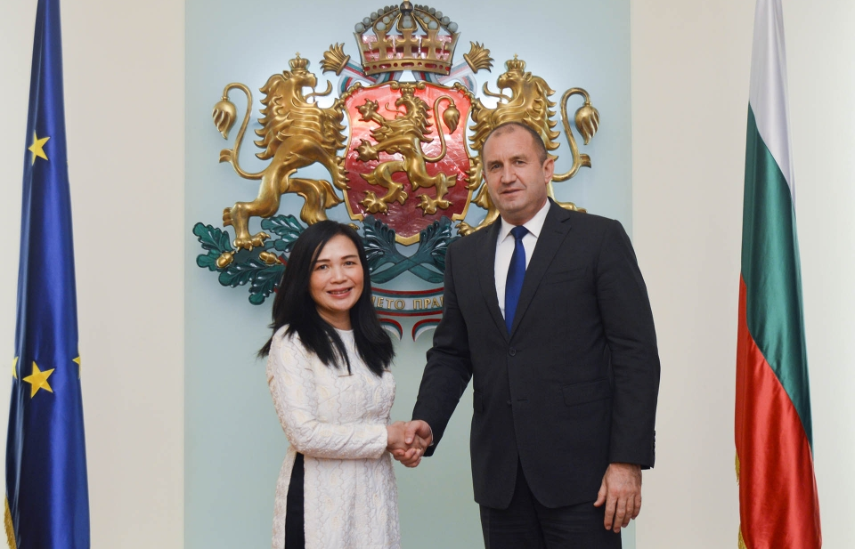 Đại sứ Nguyễn Thị Hồng Oanh chào từ biệt Lãnh đạo Bulgaria