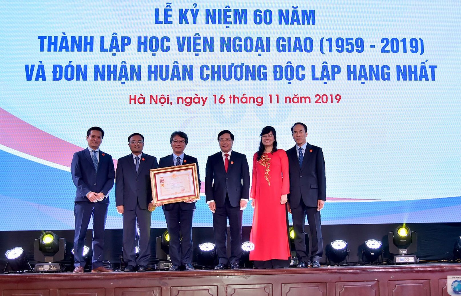 Học viện Ngoại giao đón nhận Huân chương Độc lập hạng Nhất