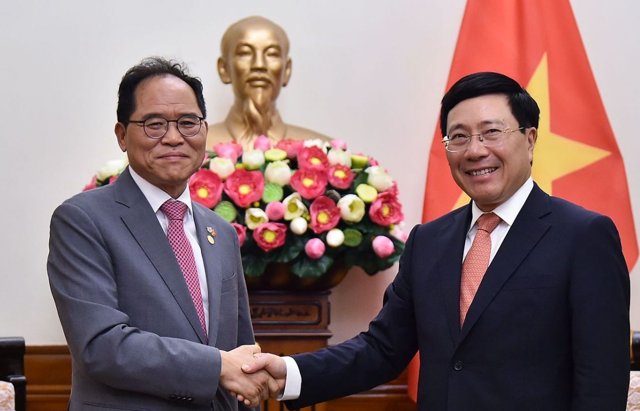 Phó Thủ tướng Phạm Bình Minh tiếp Đại sứ Hàn Quốc Park Noh Wan