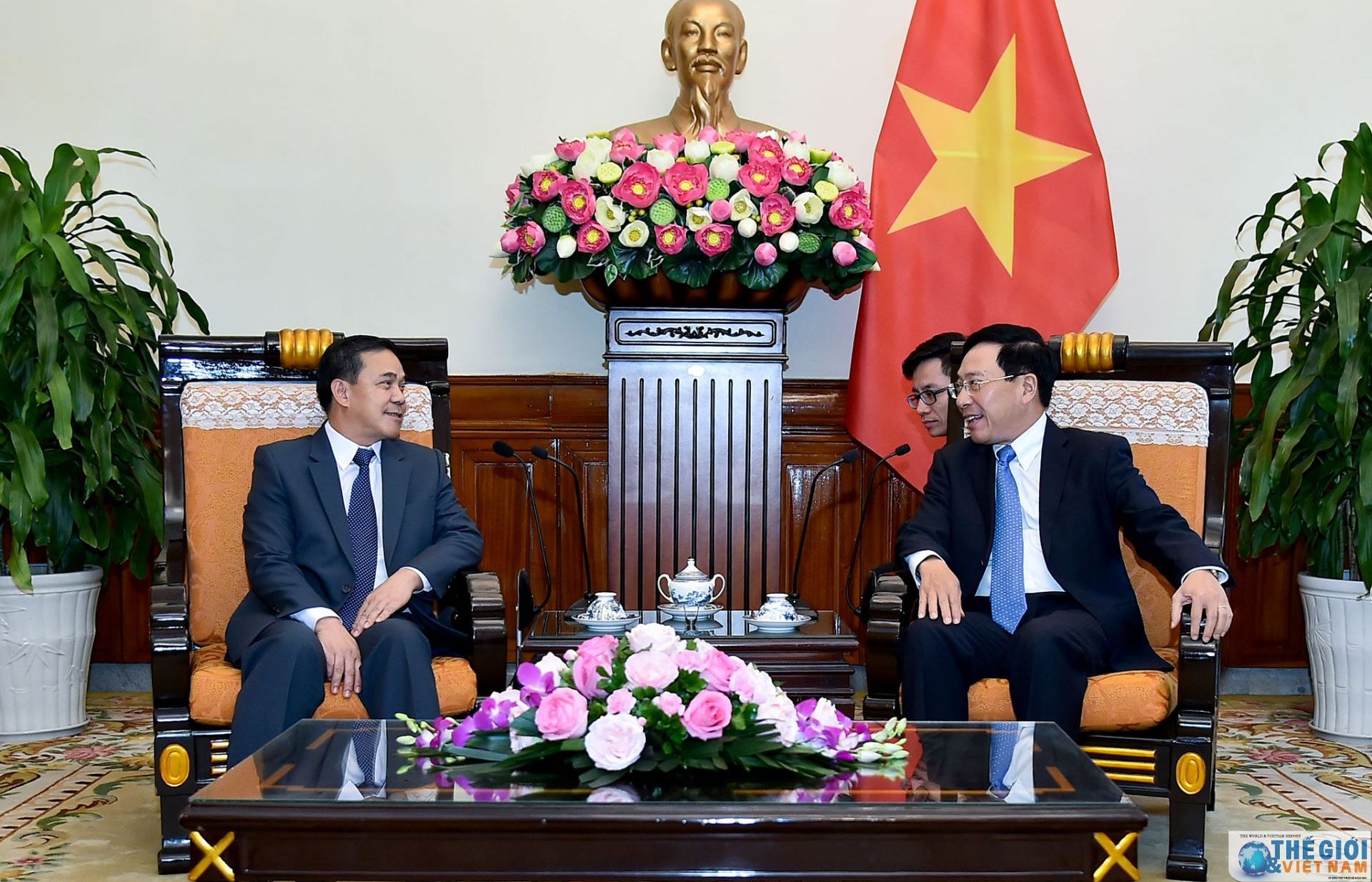 Phó Thủ tướng Phạm Bình Minh tiếp Đại sứ Lào Sengphet Houngboungnuang