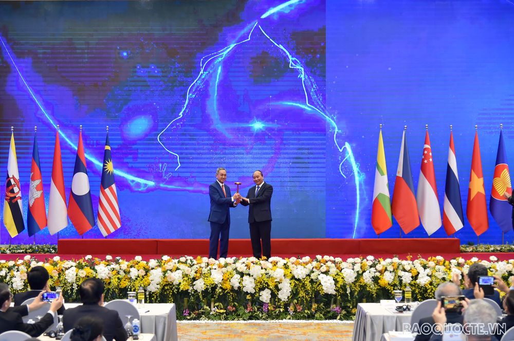 'Giương cao lá cờ ASEAN trong năm đại dịch: Vai trò Chủ tịch của Việt Nam năm 2020'