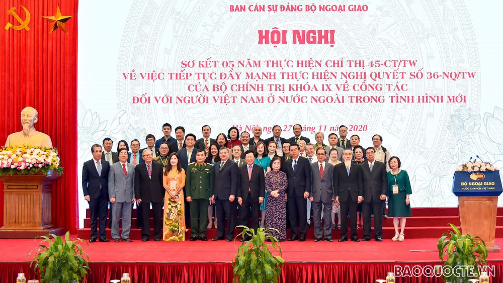Phó Thủ tướng Phạm Bình Minh: Cập nhật Chỉ thị 45 để đổi mới công tác người Việt Nam ở nước ngoài