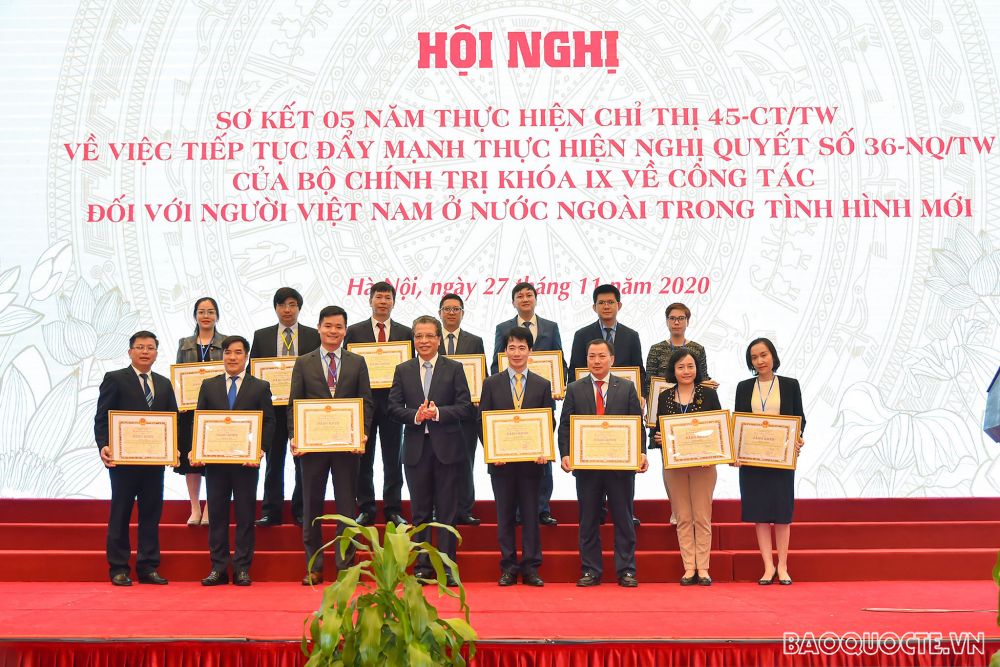Kiều bào đóng góp ý kiến sau 5 năm thực hiện Chỉ thị 45 về công tác người Việt ở nước ngoài
