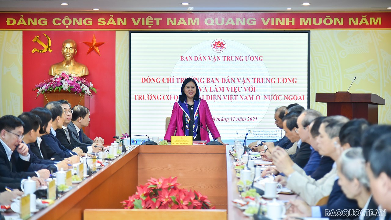 Ban Dân vận Trung ương làm việc với Đoàn Trưởng Cơ quan đại diện về công tác vận động người Việt Nam ở nước ngoài trong tình hình mới