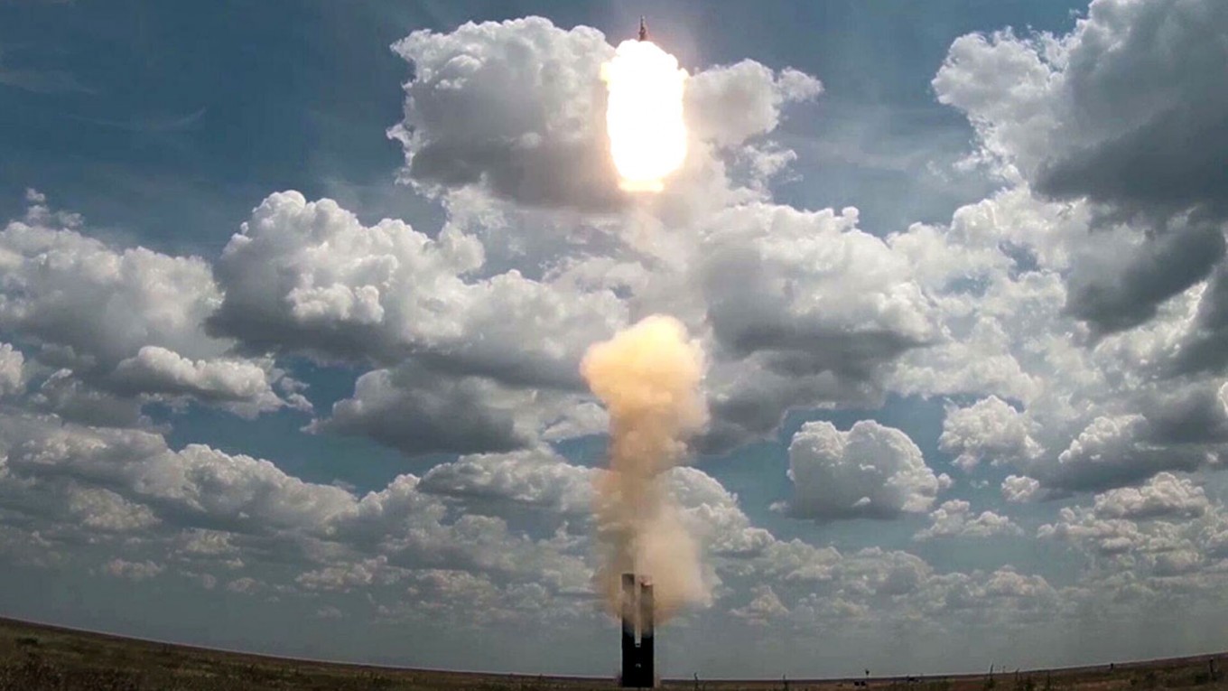 Bộ Quốc phòng Nga thông báo hôm thứ Ba rằng Nga đang phát triển một hệ thống tên lửa S-550 tiên tiến, chưa từng thấy trước đây. (Nguồn: themoscowtimes.com)