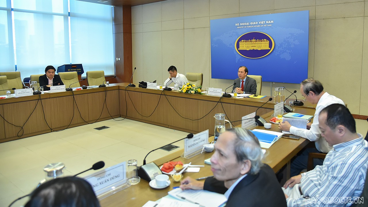 Đoàn Trưởng Cơ quan đại diện Việt Nam ở nước ngoài tọa đàm với các địa phương phía Bắc