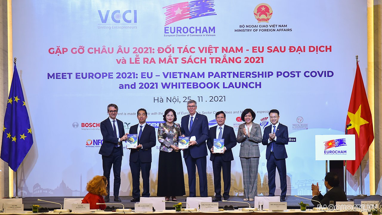 Khai mạc Hội nghị ‘Gặp gỡ Châu Âu 2021: Đối tác Việt Nam-EU hậu Covid-19 và công bố sách Trắng EuroCham 2021’. (Ảnh: Tuấn Anh)
