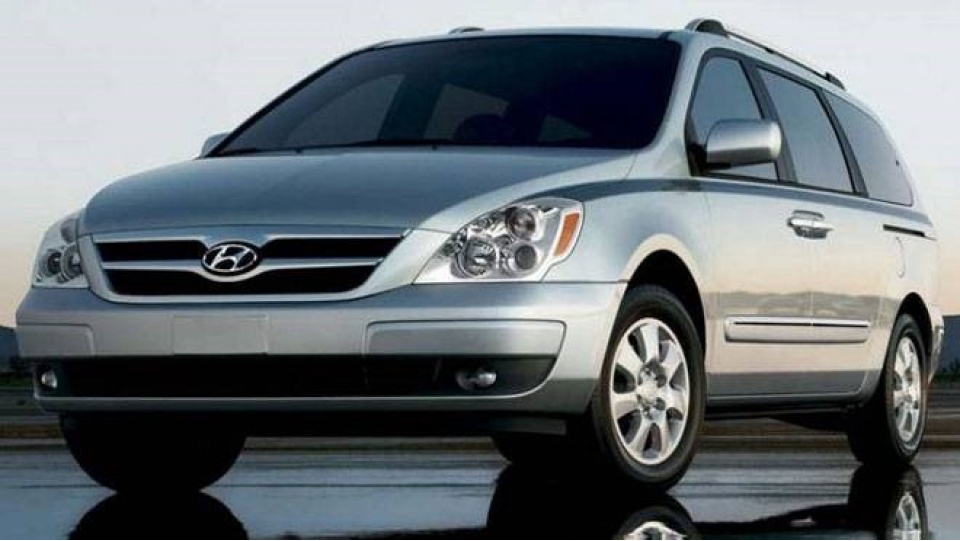 Hyundai thu hồi hơn 41.000 xe minivan do lỗi nắp ca-pô mũi xe