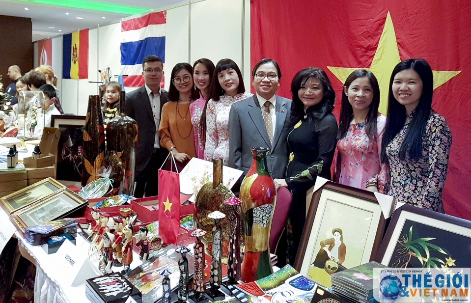 Đại sứ quán Việt Nam tham dự Hội chợ từ thiện quốc tế lần thứ 11 tại Ba Lan