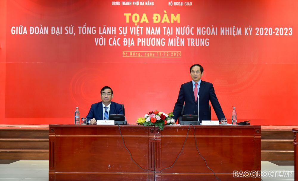 Đoàn Trưởng Cơ quan đại diện Việt Nam ở nước ngoài nhiệm kỳ 2020-2023 tọa đàm với Lãnh đạo các tỉnh miền Trung