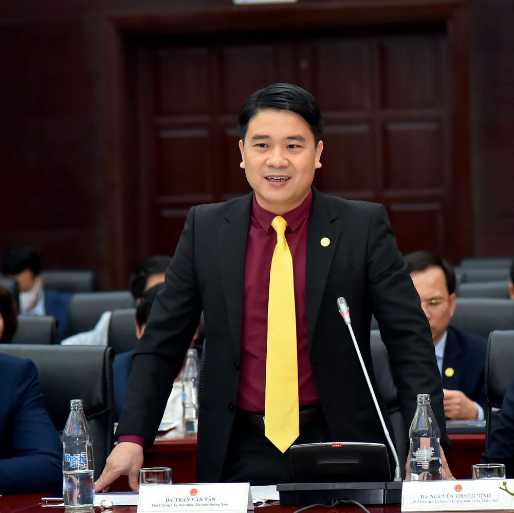 Đoàn Trưởng Cơ quan đại diện Việt Nam ở nước ngoài nhiệm kỳ 2020-2023 tọa đàm với Lãnh đạo các tỉnh miền Trung