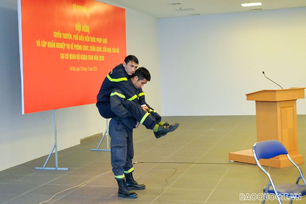 Bộ Ngoại giao tập huấn và diễn tập giả định công tác phòng cháy, chữa cháy