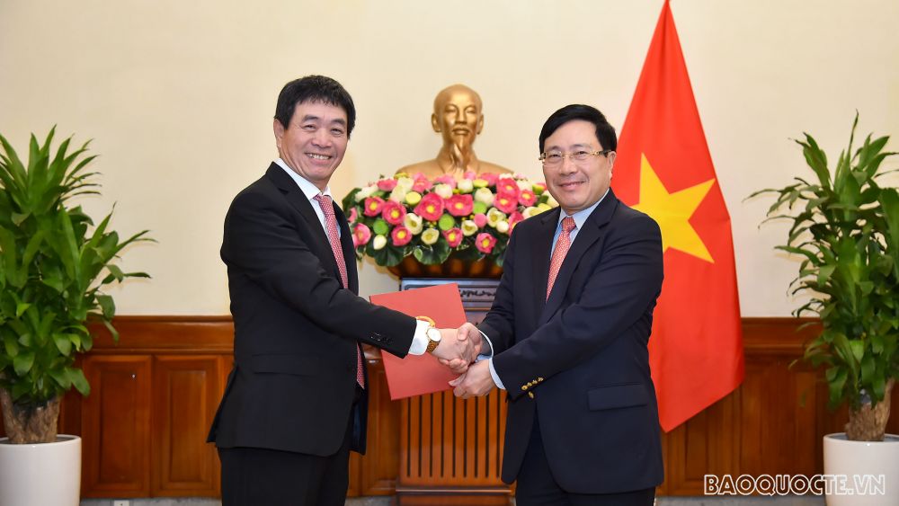 Phó Thủ tướng Phạm Bình Minh trao quyết định bổ nhiệm Đại sứ, Đại diện Thường trực Việt Nam tại ASEAN