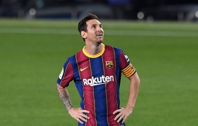 HLV Barcelona nói gì trước viễn cảnh Messi ra đi?