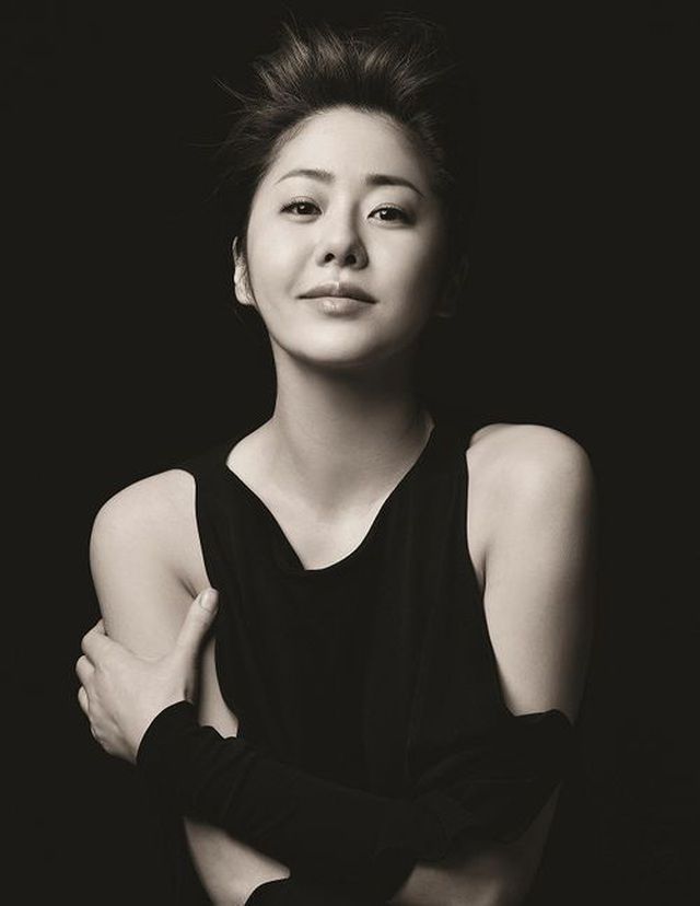 Ngắm 'nữ thần sắc đẹp', mỹ nhân không tuổi xứ Hàn Go Hyun Jung