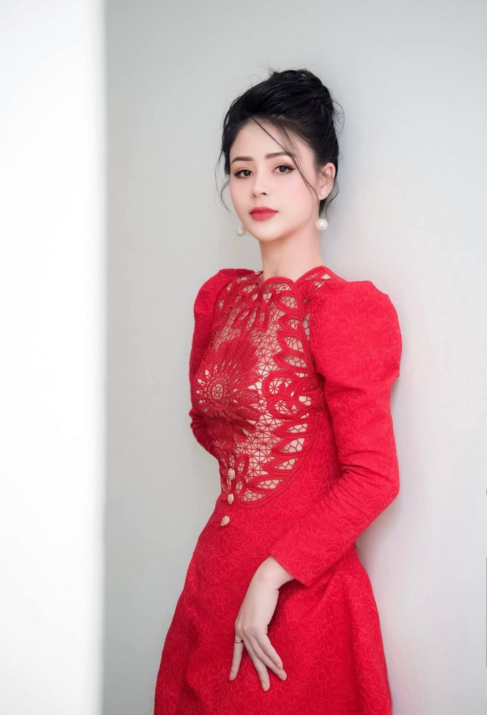 Phim Hướng dương ngược nắng: 'Cô Minh' - Lương Thu Trang ngoài đời sang chảnh cỡ nào?