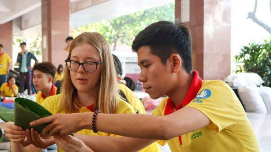 Dịch Covid-19: Chu đáo hỗ trợ sinh viên nước ngoài ở lại Việt Nam dịp Tết Nguyên đán